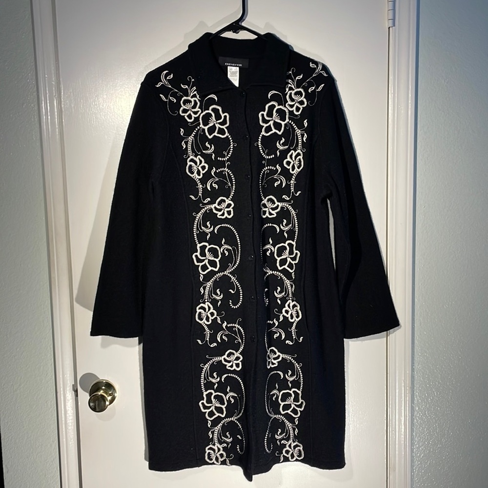 Jones New York 100% Merino Wool Embroidered Long sleeve dress coat